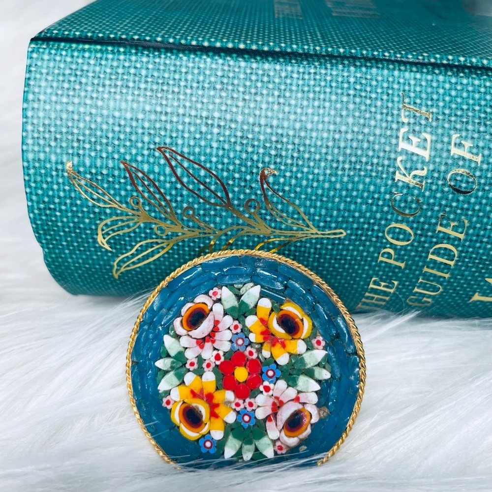 ♥️🔥🔥 VINTAGE BROOCH Italian Micro Mosaic Floral Design